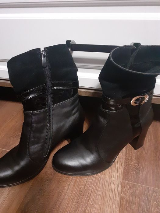 Черевики ботинки сапоги  сапожки кожані чорні 40,41