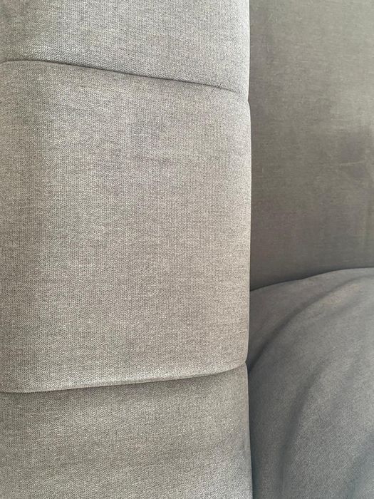 Sofá chaise longue cinzento confortável