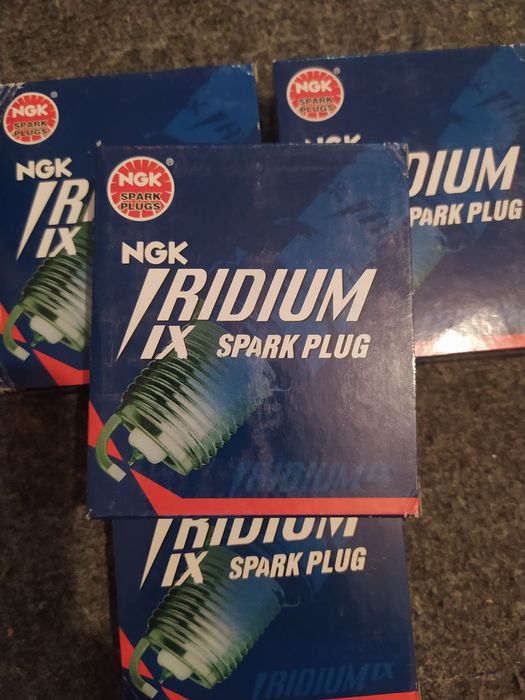 Свечи зажигания Iridium NGK