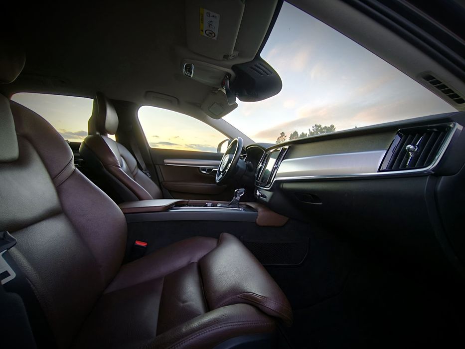 Volvo V90 D3 Momentum Plus
