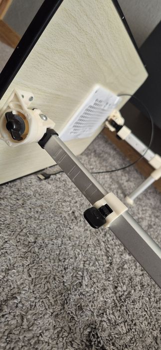 Стіл підставка під ноутбук з вбудованим кулером