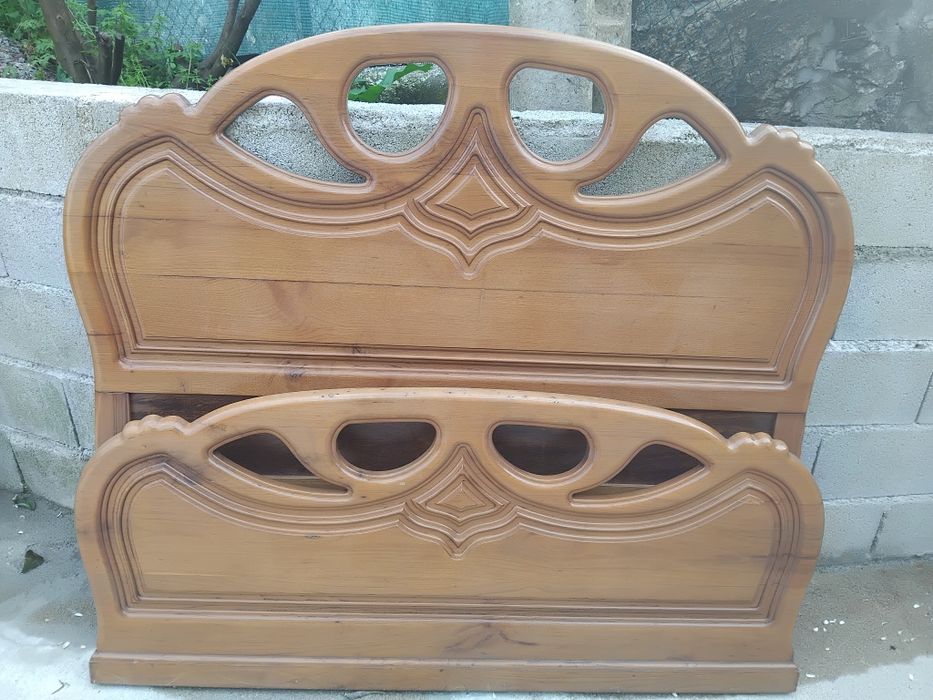 Cama em castanheiro..