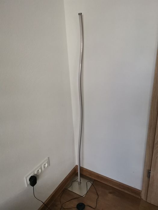 Lampa podłogowa,