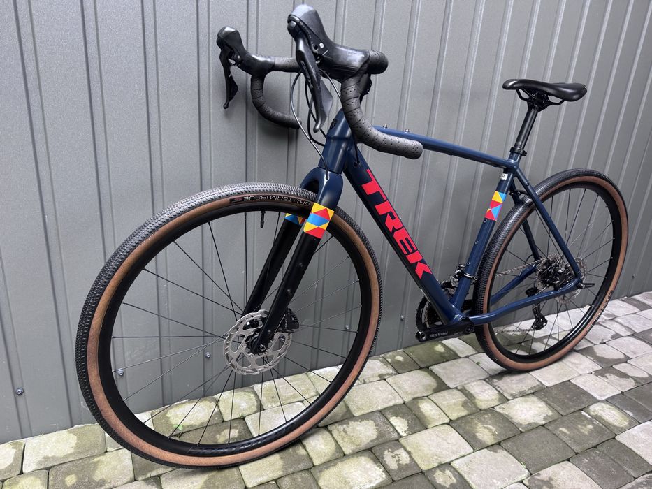 Trek Checkpoint ALR 5. Shimano GRX 810, Praxis Alba GR, Bontrager Comp