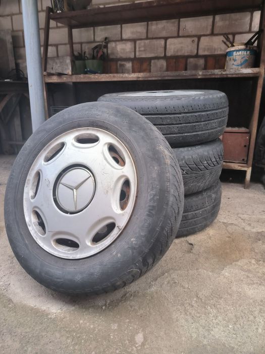 Продам шини з дисками 205/65/r15