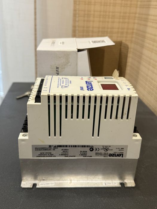 Частотник Lenze 152L4txa 1.5 квт