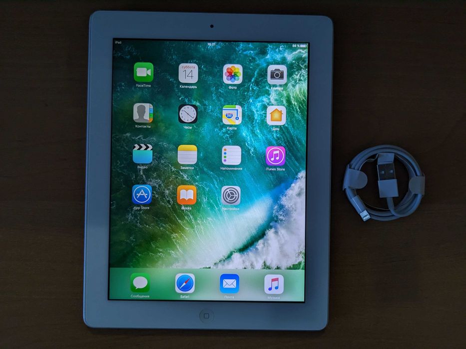Планшет Apple iPad 4 A1458 16GB with Retina display with Wi-Fi+кабель