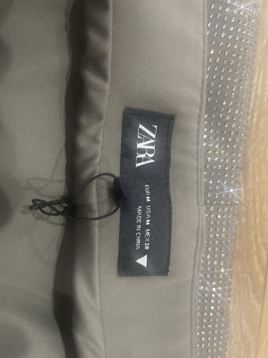 Сяюче плаття від Zara