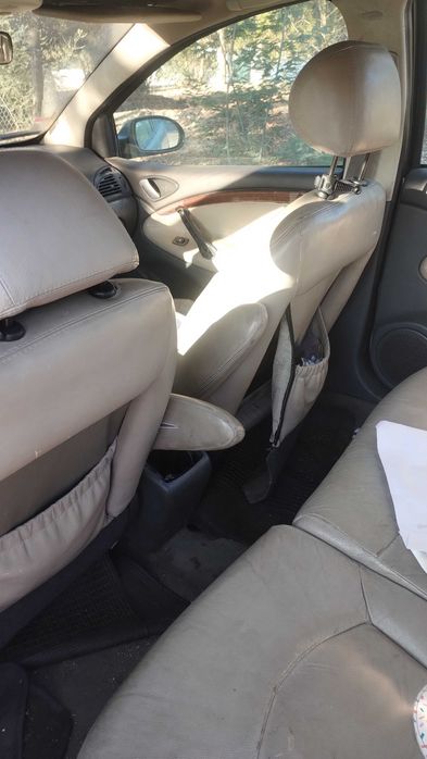 Carro com excelente cuidados