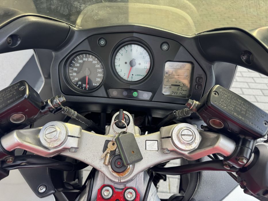 Honda VFR 800fi milenijna
