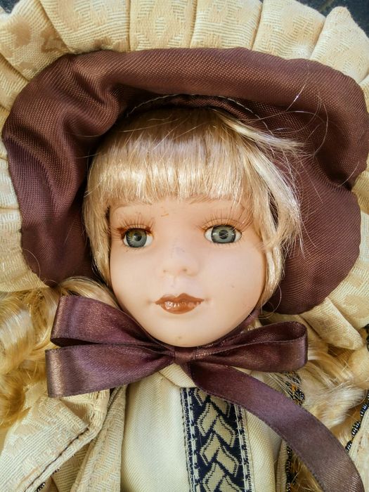 Boneca porcelana