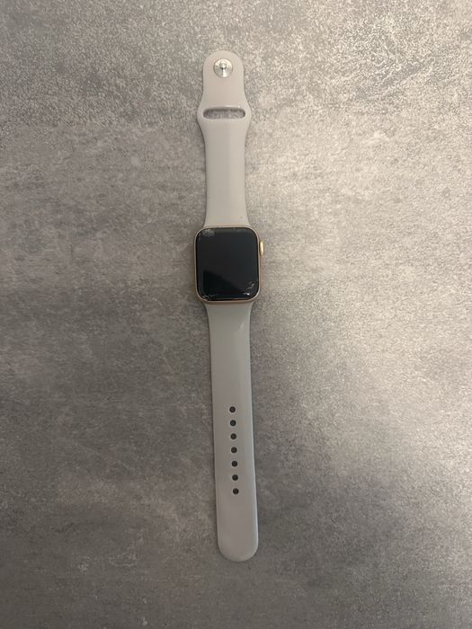 Продам годинник Apple Watch