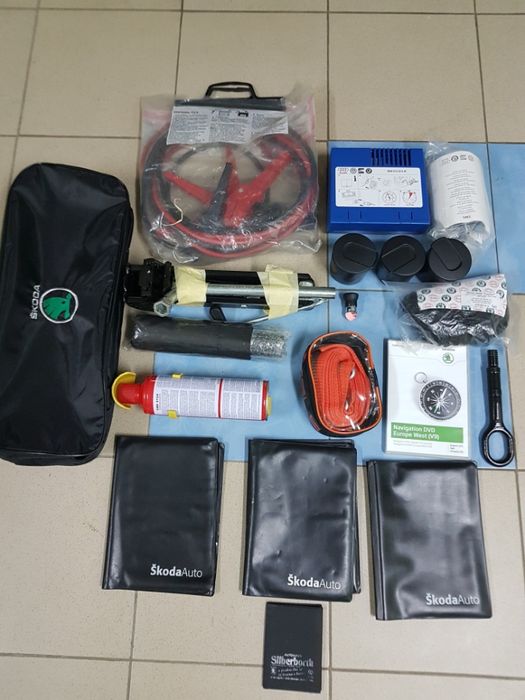 Scoda Fabia Octavia SuberB Yetti Roomster Rapid Домкрат Крюк Ключ