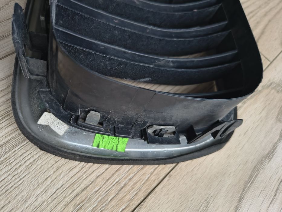 BMW seria 5 F11 Grill lewy nerka