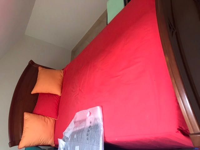 Cama 1,10 m de largura com colchão madeira cereijo