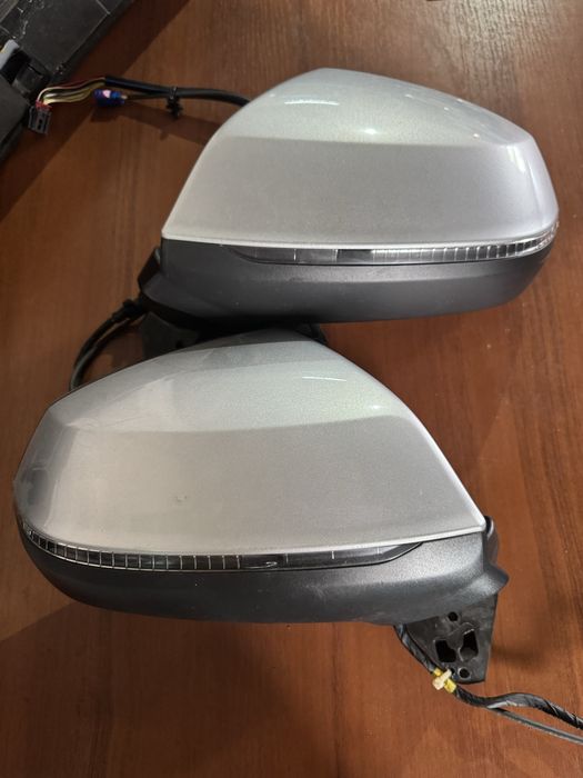 Зеркало бічне праве в зборі Audi Q7 4M 16-25 з камерою