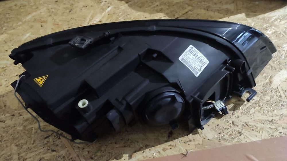 farol esquerdo Audi TTS bi-xenon led diurno