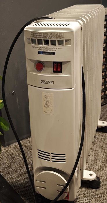 Grzejnik olejowy 11 żeberek 2500W