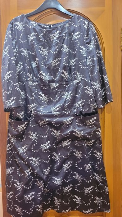 Сукня з квітковим принтом