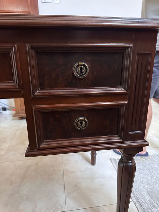 Mesa e Cadeirão de Escritório Madeira Maciça