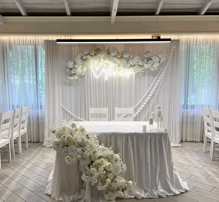 Весільна фотозона