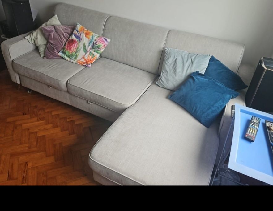 Sofa cinza claro chaise longue