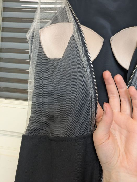 Kombinezon elegancki, dopasowany, z siateczką