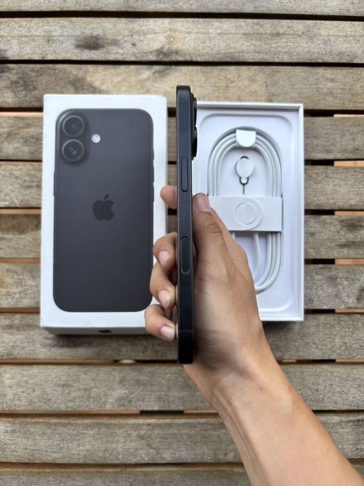 iPhone 16 - 128GB | Preto