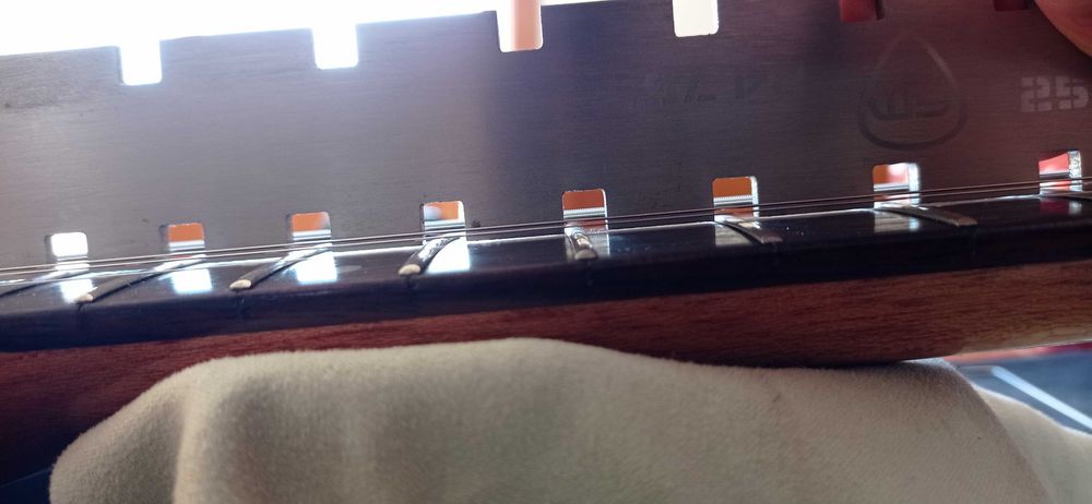 Serviços de setup guitarras eléctricas