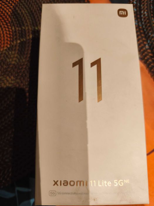 Sprzedam świetny model smartfon Xiaomi 11 Lite 5G NE