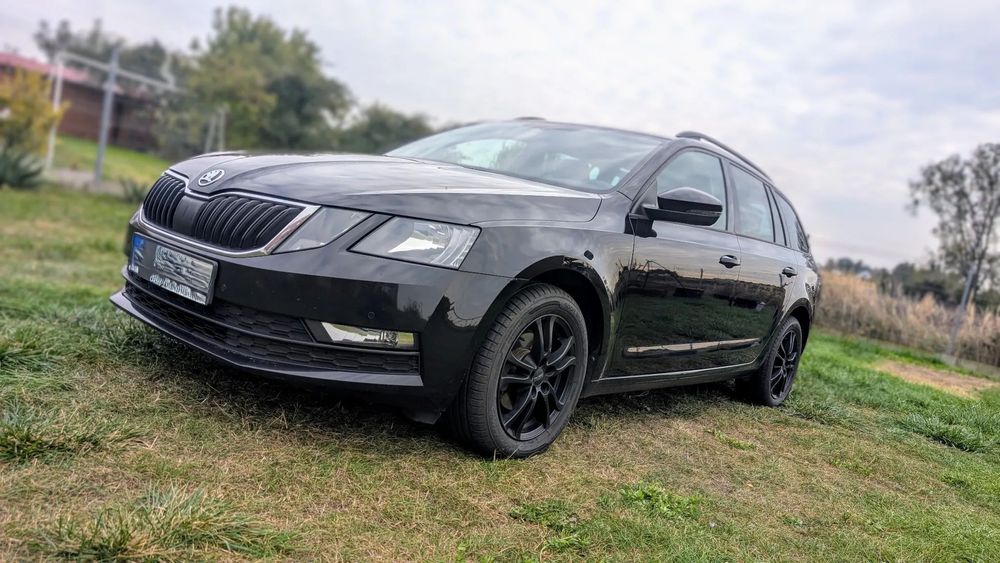 Skoda Octavia Skoda Octavia Kombi 1.6 TDI • 2019 • Czarna • Manual