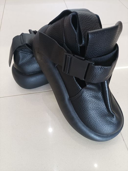 Buty na grubej podeszwie 35,5