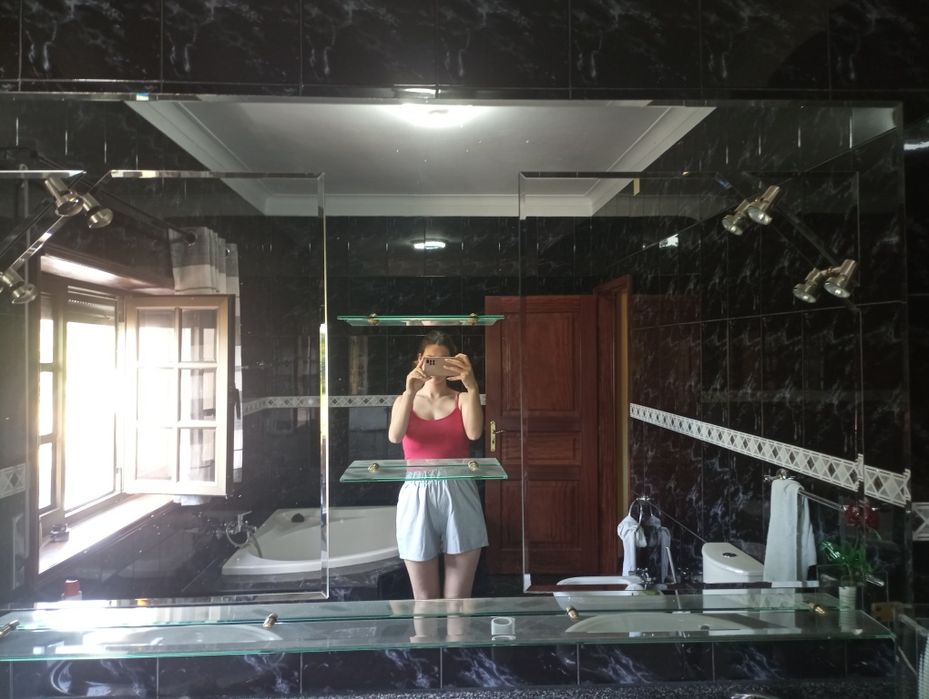 Espelho de grande tamanho