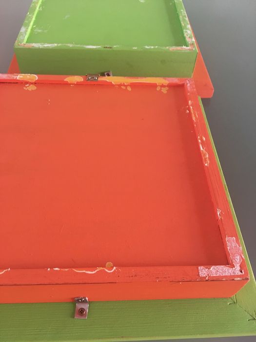 Vendo molduras quarto criança