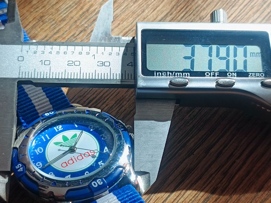 Sprzedam sportowy zegarek Adidas lata 90te nienoszony
