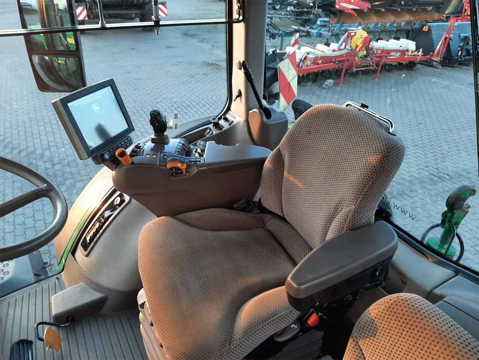 Трактор John Deere 8370 R