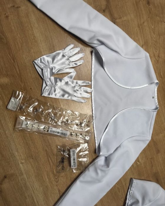 sukienka komunijna 146 srebrne elementy