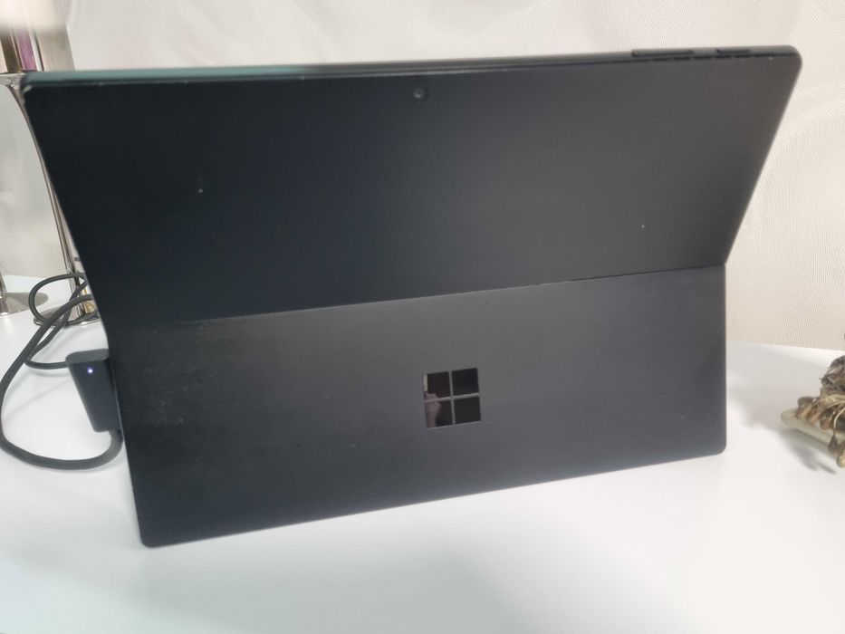 surface pro 5 8 256 - Купити електроніку - Ціни на OLX.ua