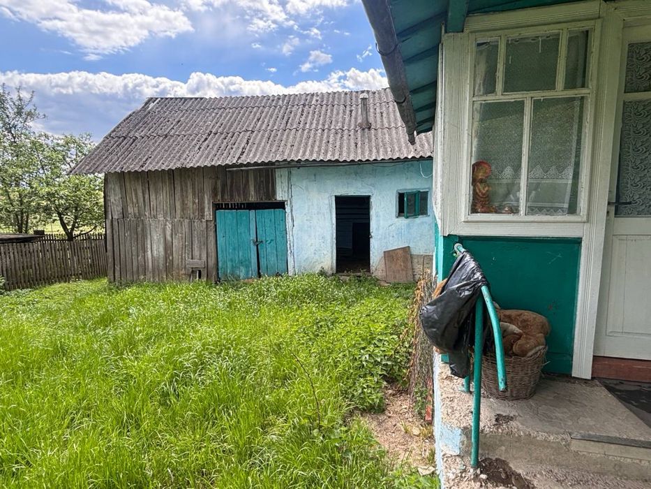Будинок біля села Верхівці(в селі Рогізно) Самбірський район міста Львова