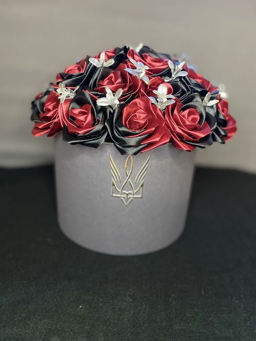 Троянди з атласної стрічки