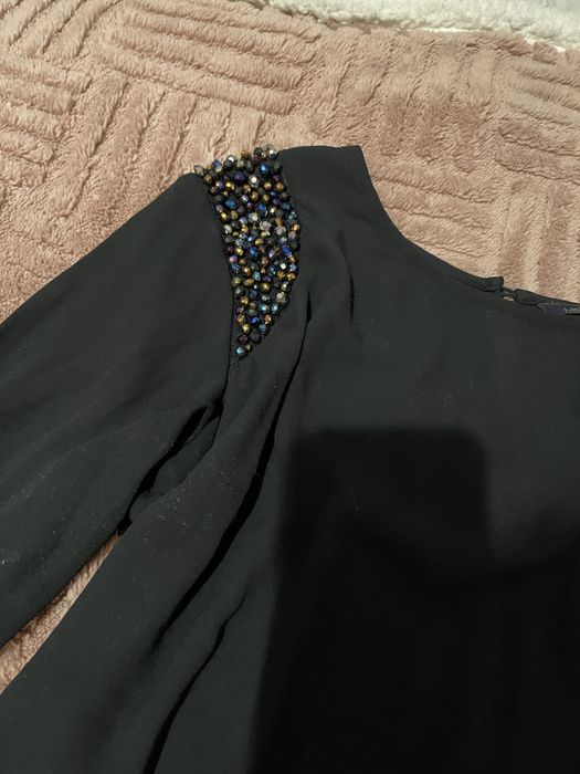 Czarna bluzka z ozdobami bling bling 40