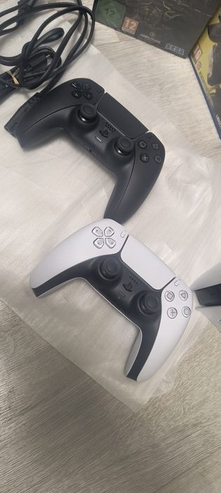 PlayStation 5 slim + 2 Pady DualSense + Gry + Pudełko