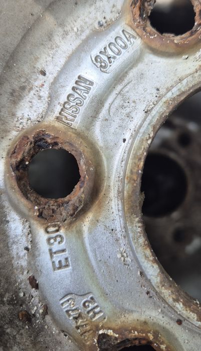 Kompletne koła Nissan Navara DISCOVER M+S 255/60R17 NOWE