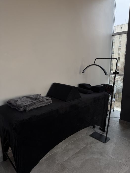 Оренда кушетки для майстра нарощування вій/перманент