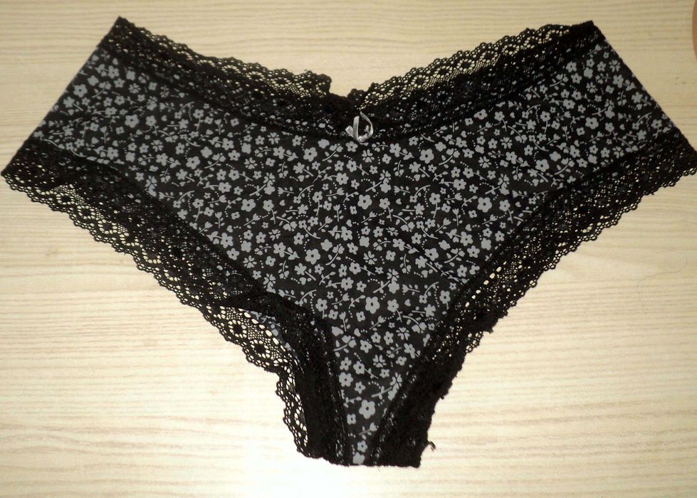 Damskie majtki George roz. 44 XXL