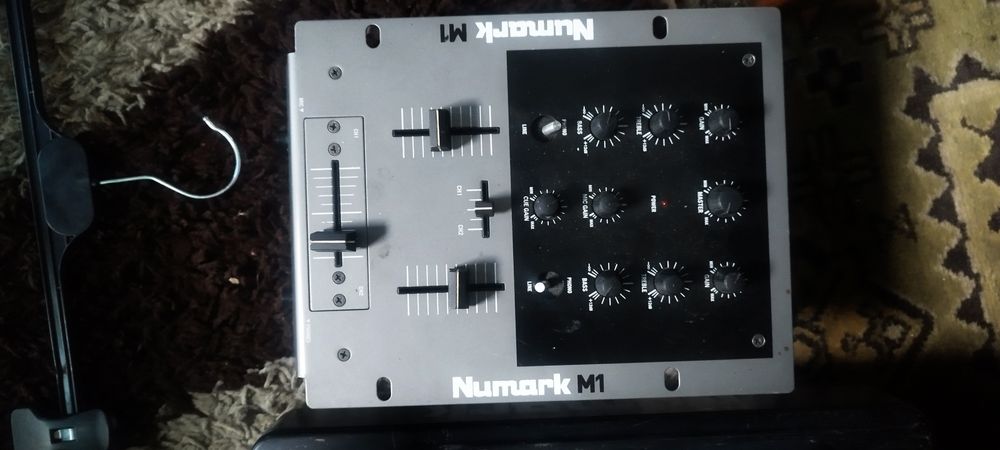 : Numark Axis 9 – Profesjonalny Odtwarzacz DJ / CD Player