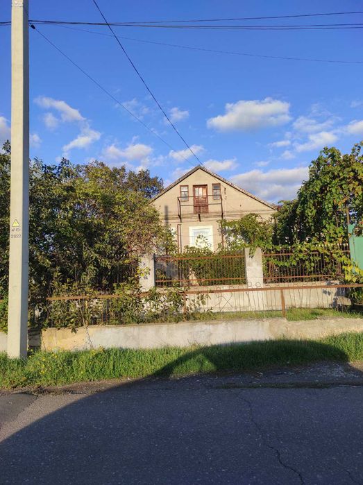 Добротный дом у границы города - в Латовке (Котовке)