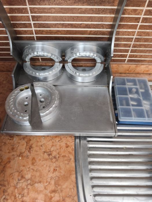 Máquina de fazer empanadas industrial com molde e identificador