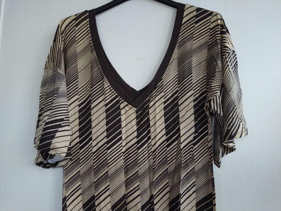 Top / Camisola creme com linhas modernas - Bershka - Tamanho M