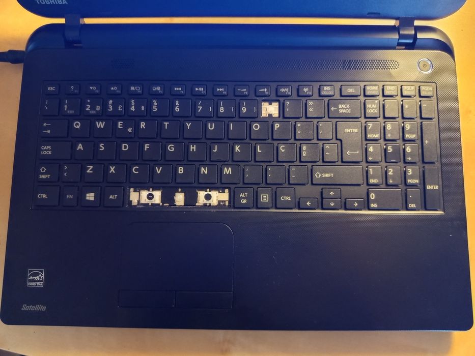 Computador Portátil Toshiba WIndows 11 / Intel / 4GB RAM / Disco 1TB / Wi-Fi